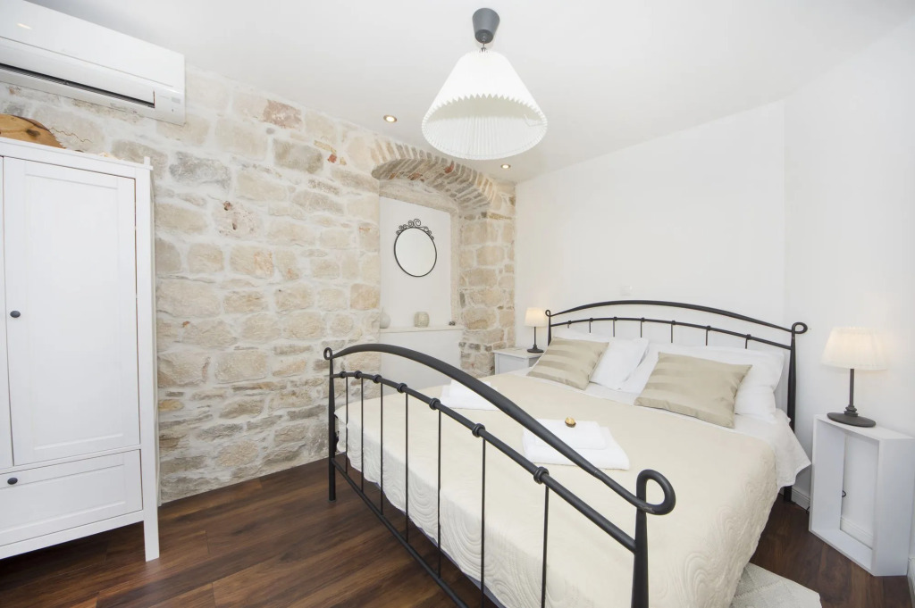 Apartments Stone Elegance