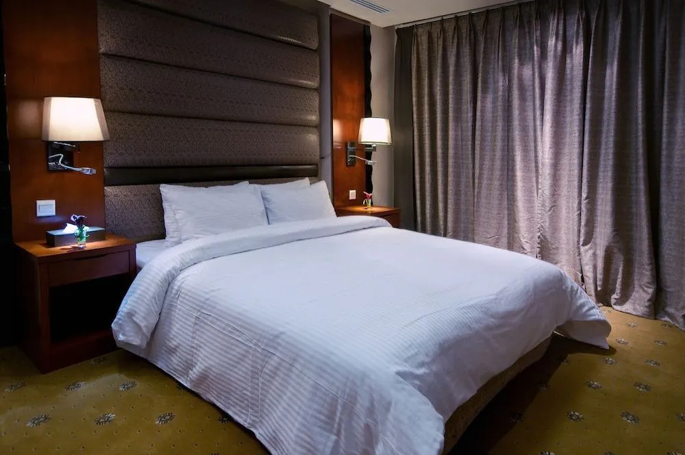 Sanam Hotel Suites