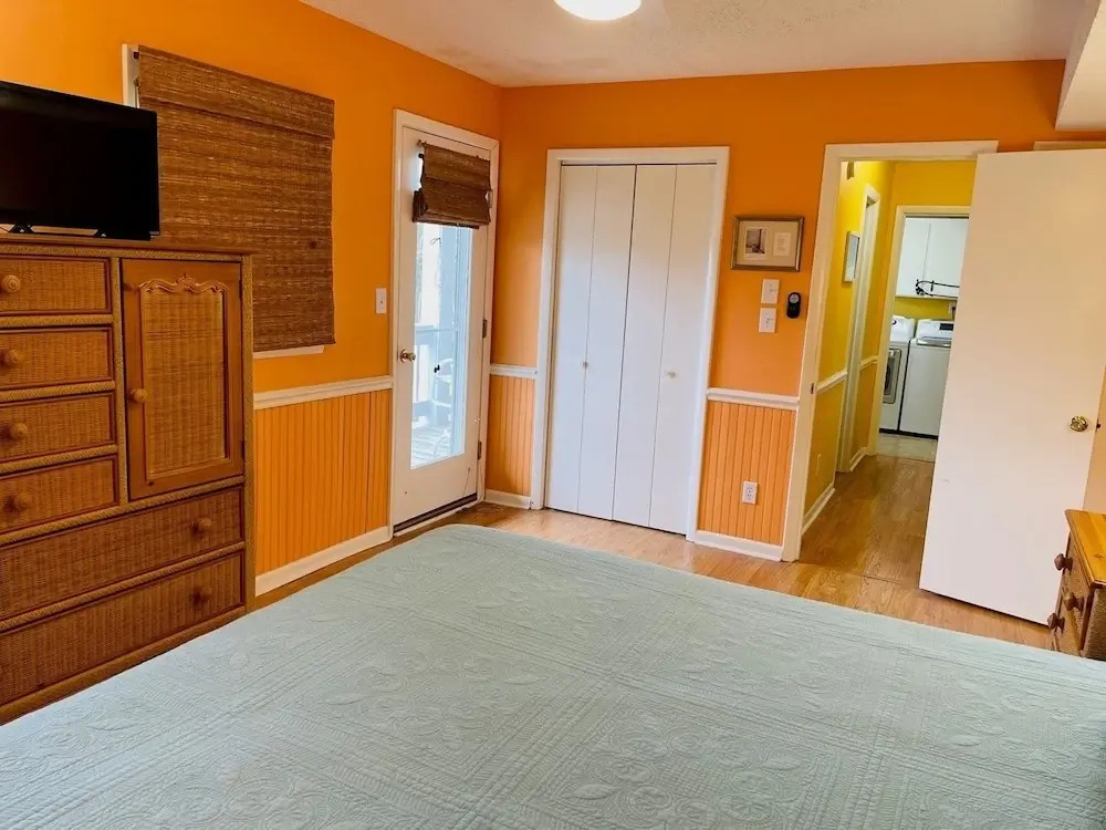 Beach Bells 4 Bedroom Home by RedAwning