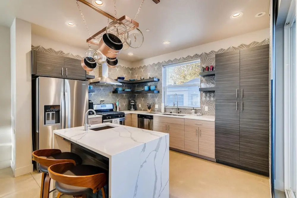 Fancy Townhome near Old Town, Breweries and River!