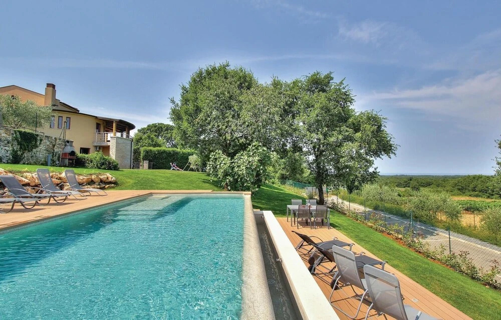 Awesome Home in Bacva With Wifi and 2 Bedrooms