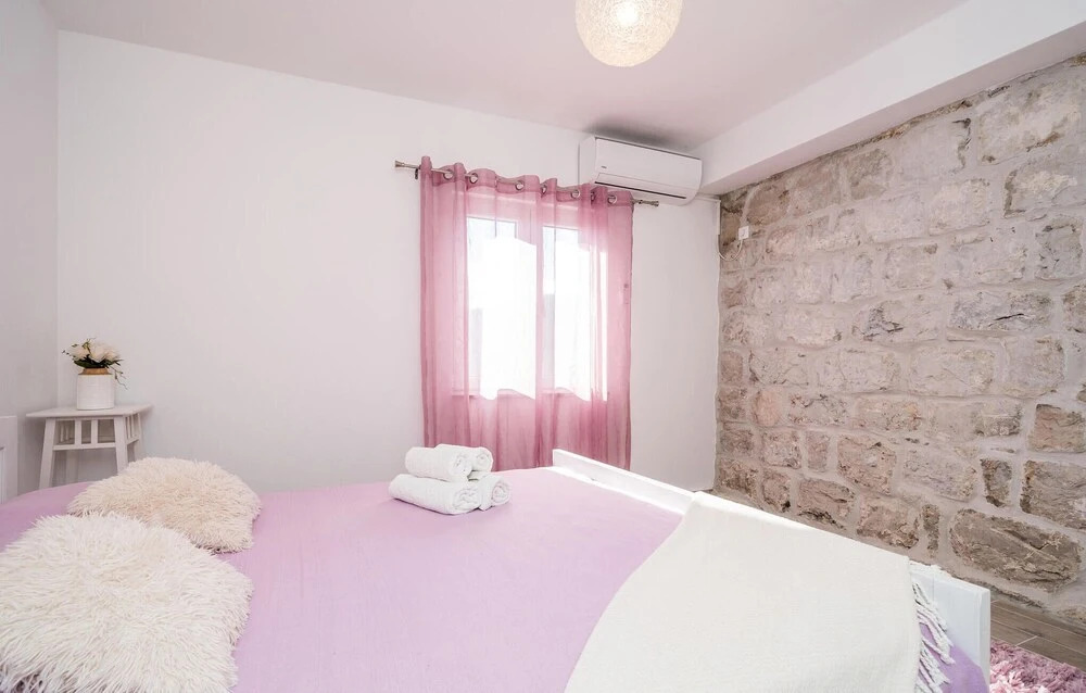 Amazing Home in Ston With Outdoor Swimming Pool, Wifi and 4 Bedrooms
