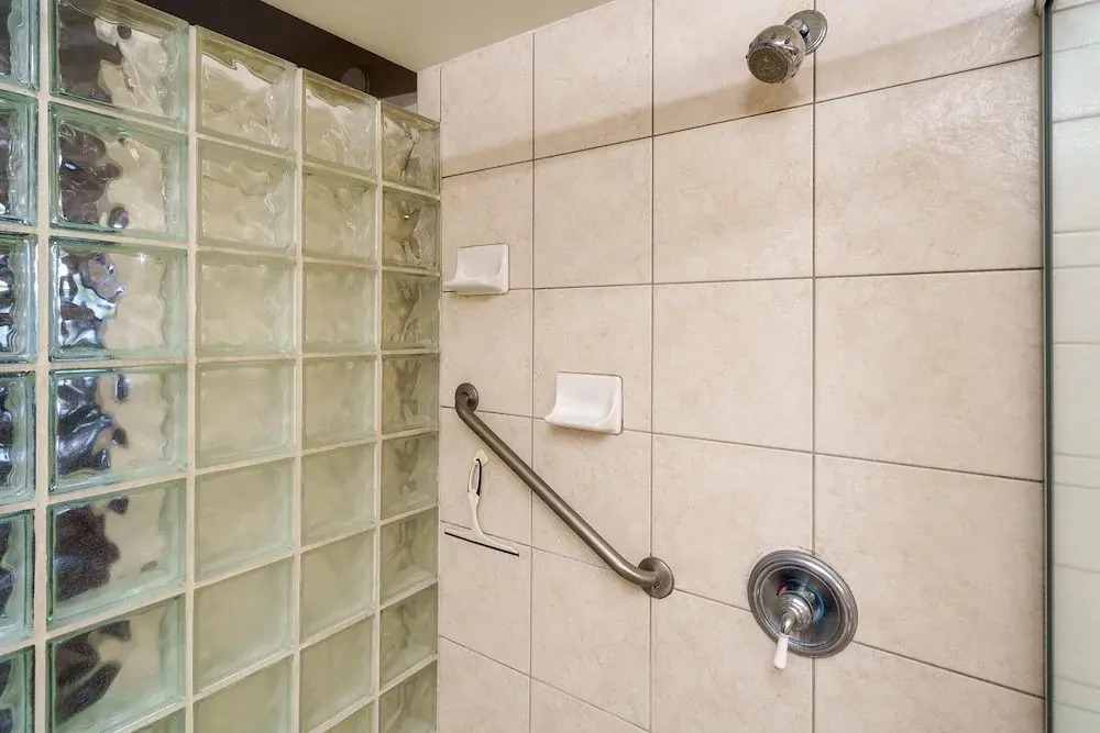 Haleakala Shores A-302 - Stunning Ocean Views, Beautiful Renovation, Wi-fi, & AC