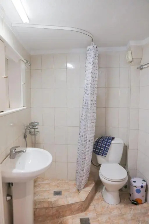Modern and quiet few minutes from the city center