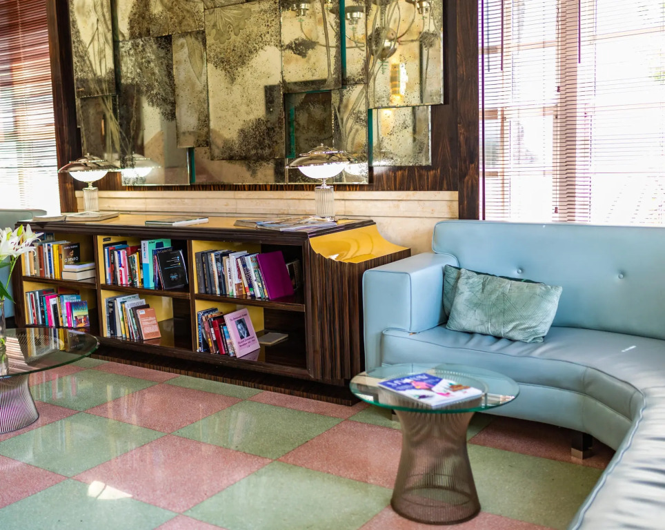 Greenview Hotel By Lowkl