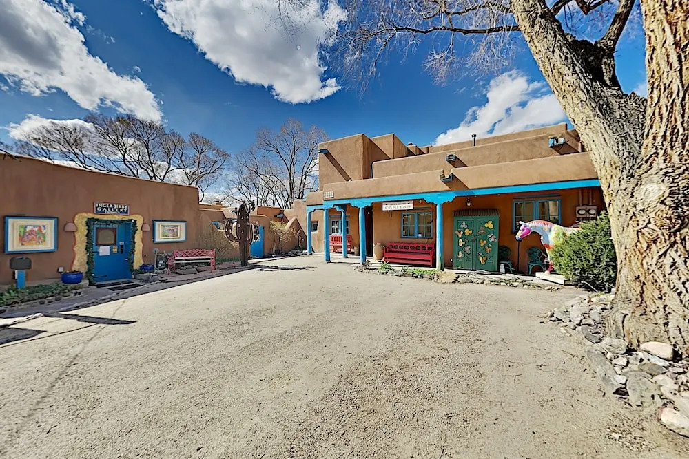 Steps To Plaza! 2 Downtown Casitas by Inger Jirby Duplex