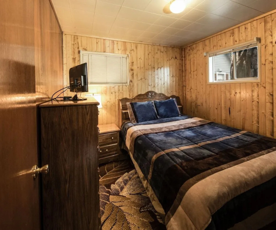 Grey Squirrel Resort