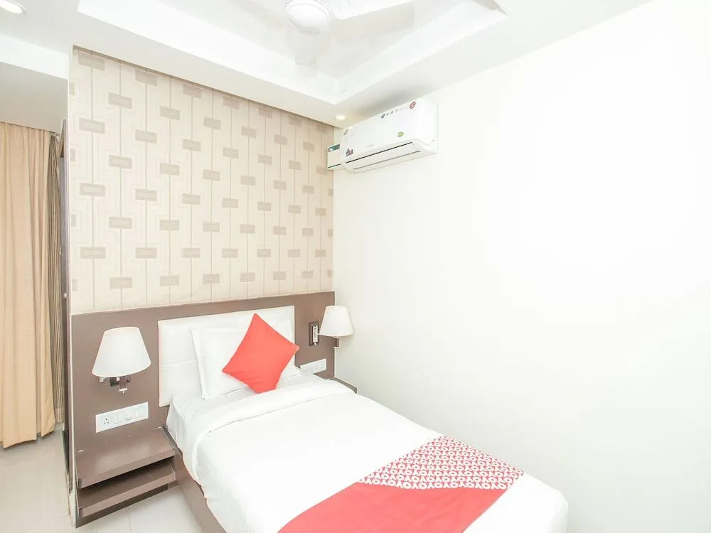 OYO 13786 Rekha Residency