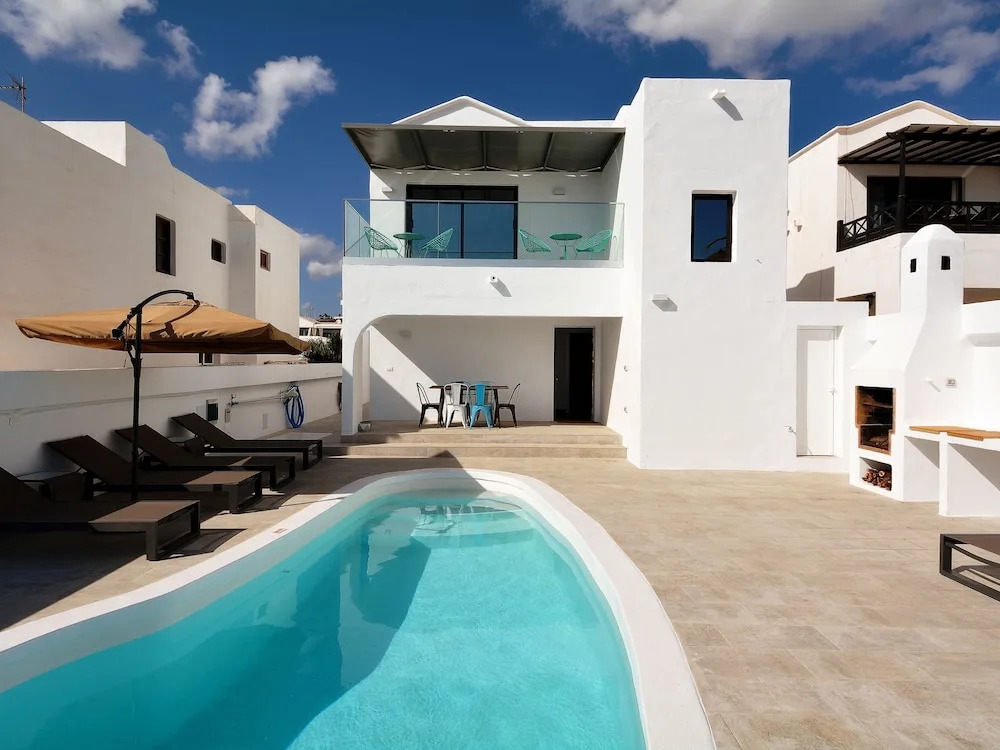 Luxury, Attached Villa With Heatable Pool Near Puerto del Carmen