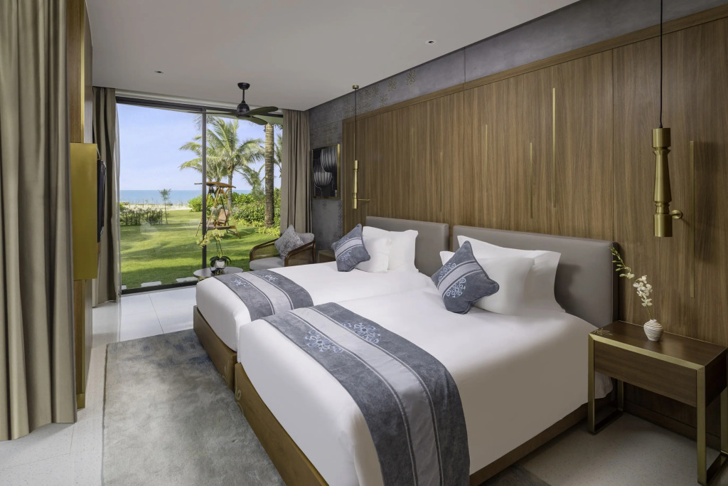 Wyndham Royal Beachfront Resort & Spa Danang