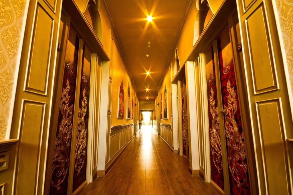 Khum Jao Luang boutique