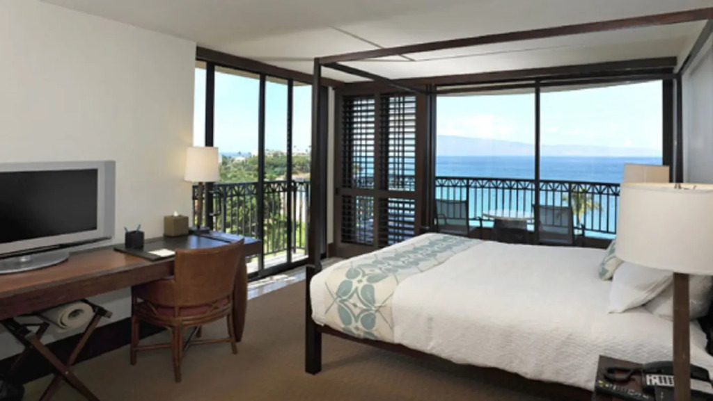 Royal Lahaina Resort & Bungalows