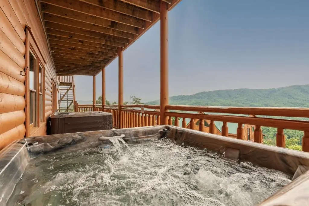 Sugarland by Avantstay Sleeps 28! Home Theatre! Two Hot Tubs! Indoor Pool! Incredible Views!