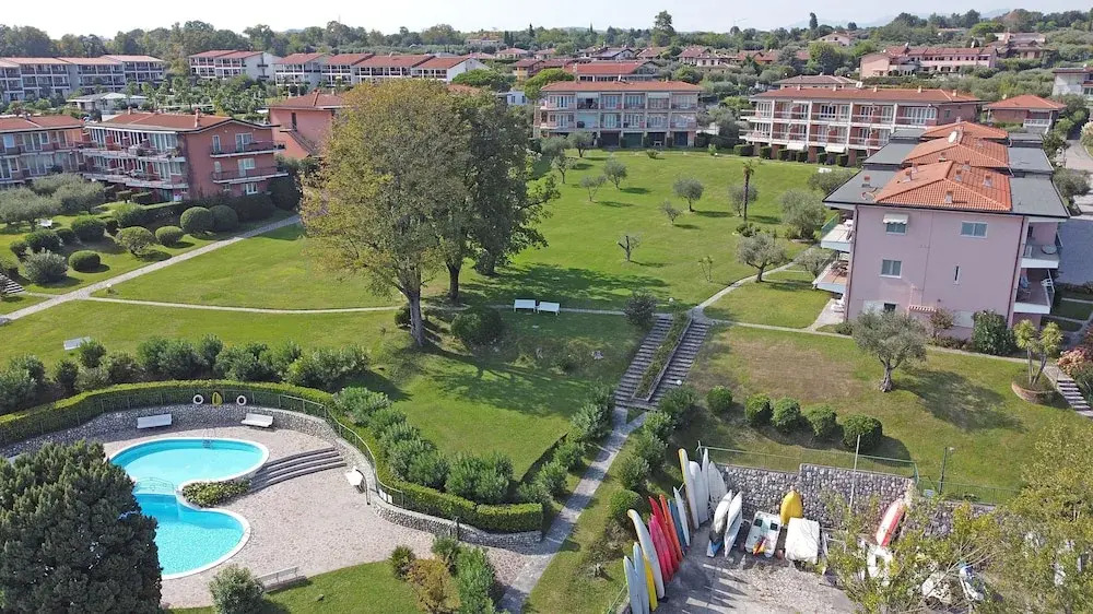Specchio sul Lago