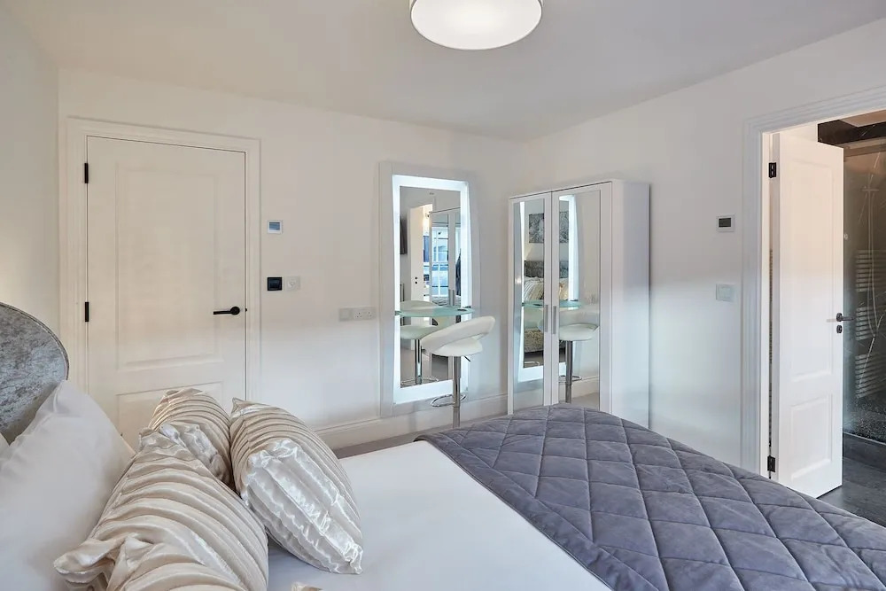 Host Stay Oxford House