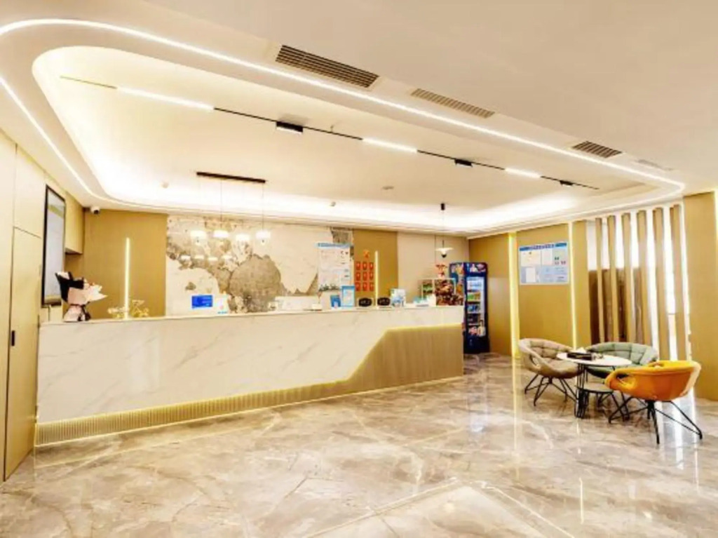 Ruishiting Shangpin Hotel (Kongtong District South Gate Shizi)