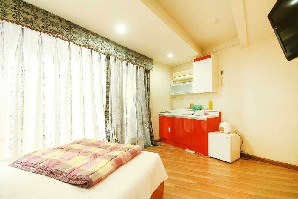 Geojedo Hakdong Queen Cruise Hotel(퀸크루즈리조텔)