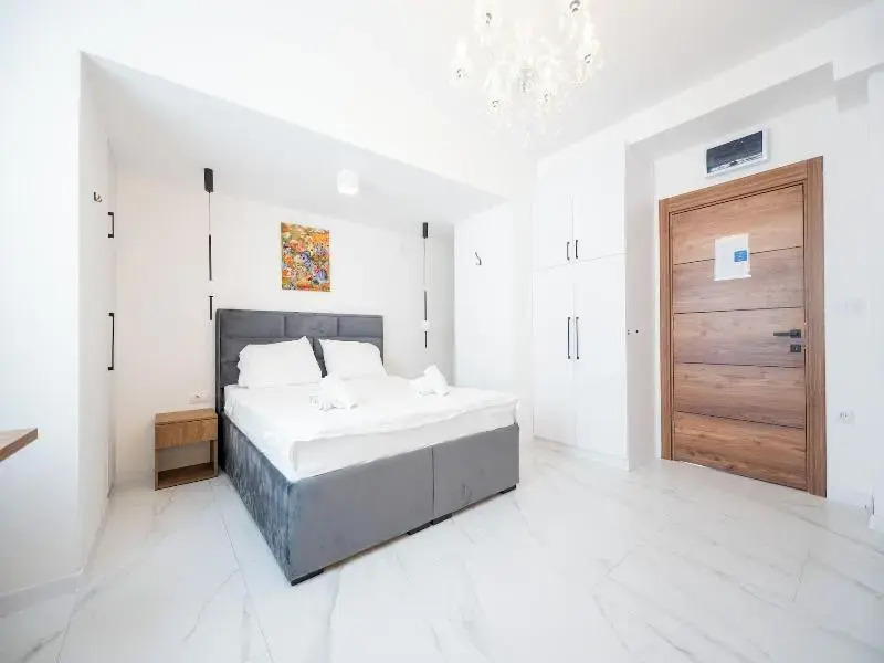 Kings Palace Suites
