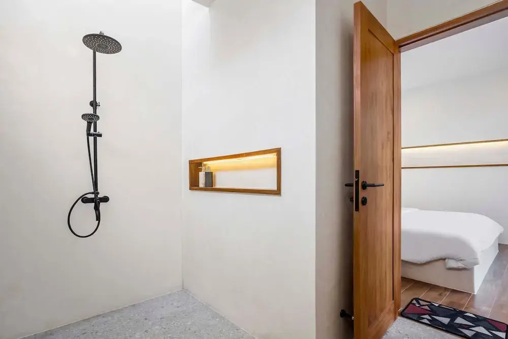 Casa Copper by Alfred in Bali - Tropical Luxury 3BR Pool Villa in the Heart Canggu