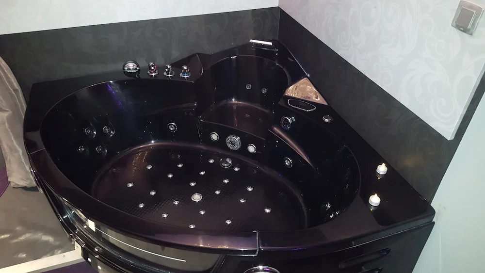 Appartement tout confort avec balnéo et lit king size