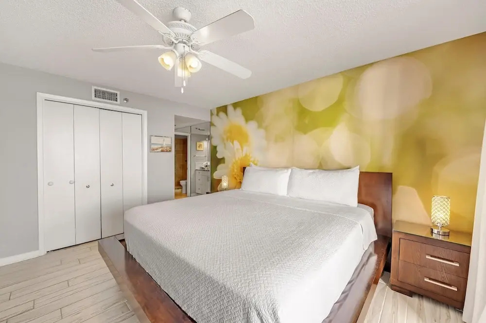 Phoenix East 806