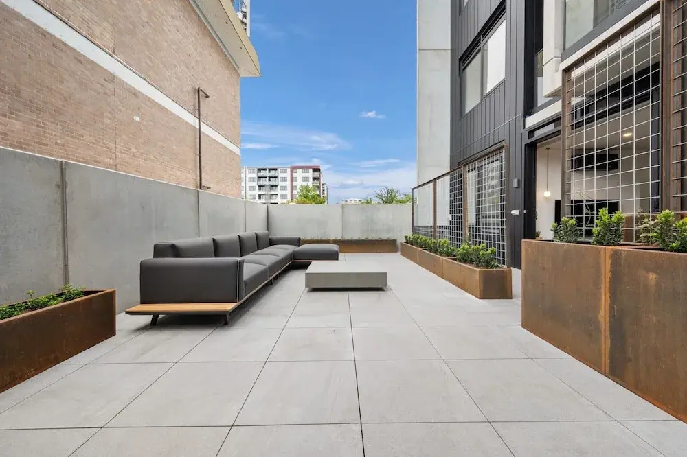 Elegant Studio With Parking