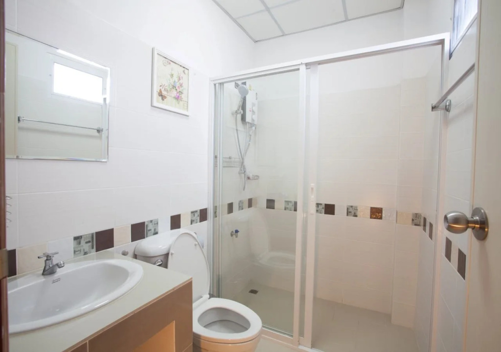 Orawan Suites