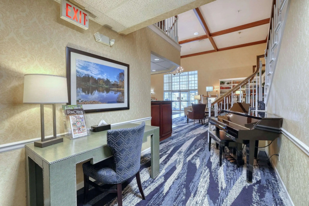 Comfort Suites Appleton Airport