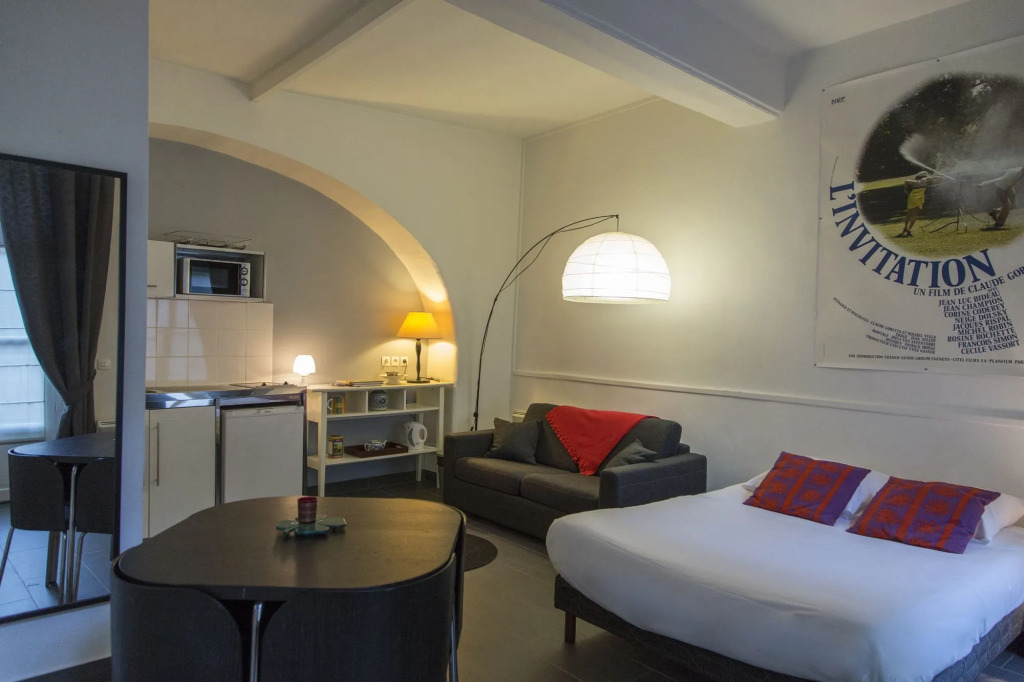 Saint-Germain des Prés Apartment 2