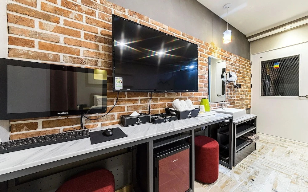 Ansan Hotel 727(안산 호텔 727)