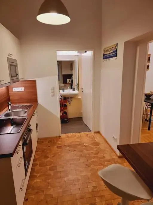 Sissi Royal Suite - Inner City 4 bedroom apartment