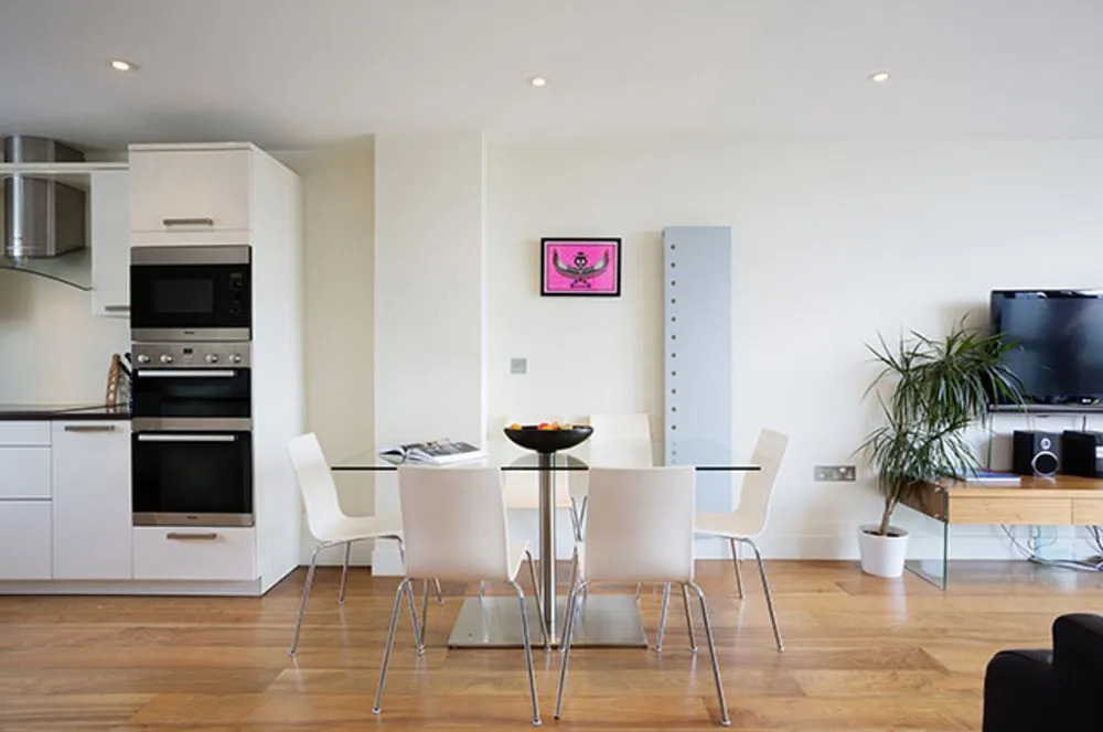 Veeve - Walk to Tower of London, 2 bed on Henriques St, City