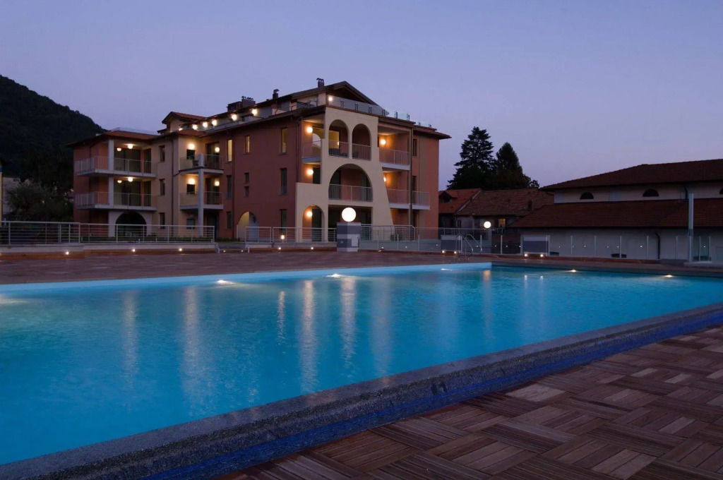 Golfo Gabella Lake Apartments