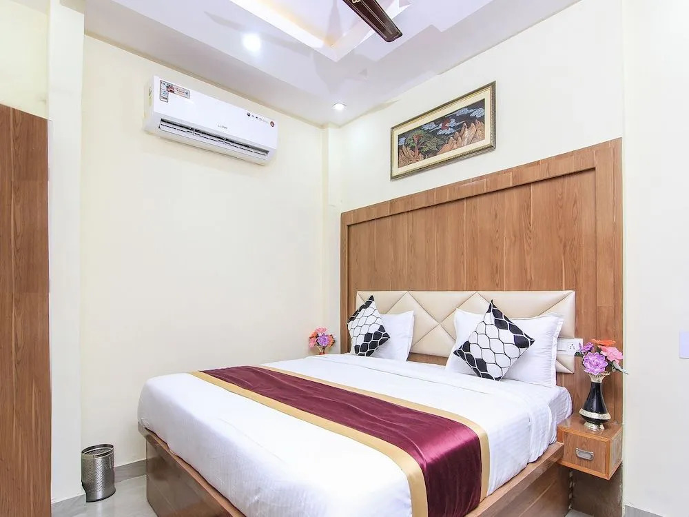 Collection O 15597 Hotel Khalsa Inn