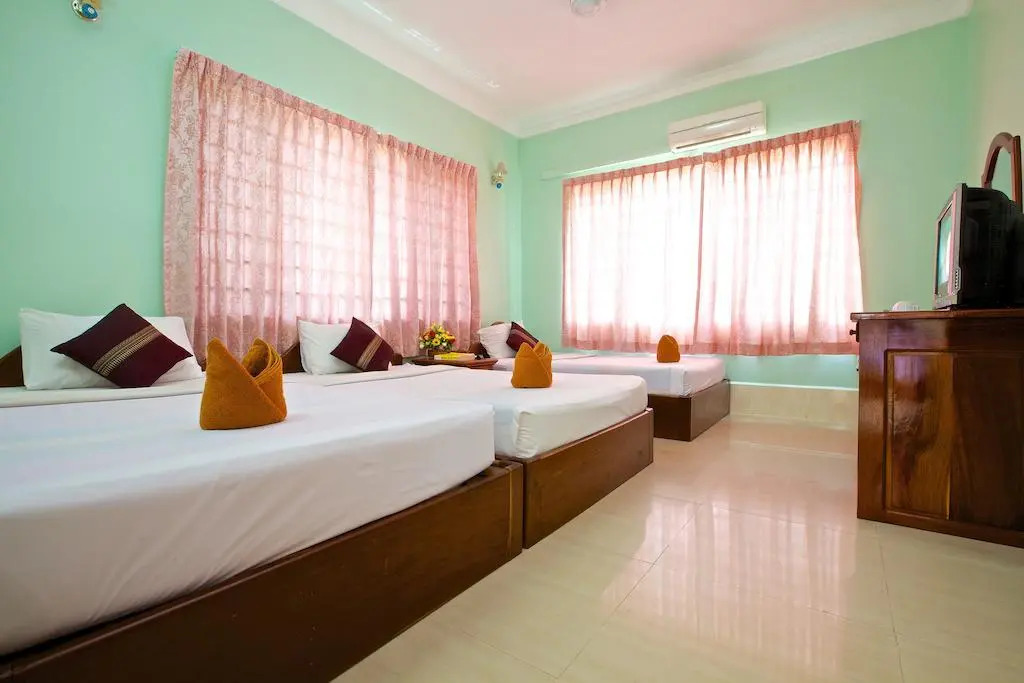 Damnak Riverside Villa