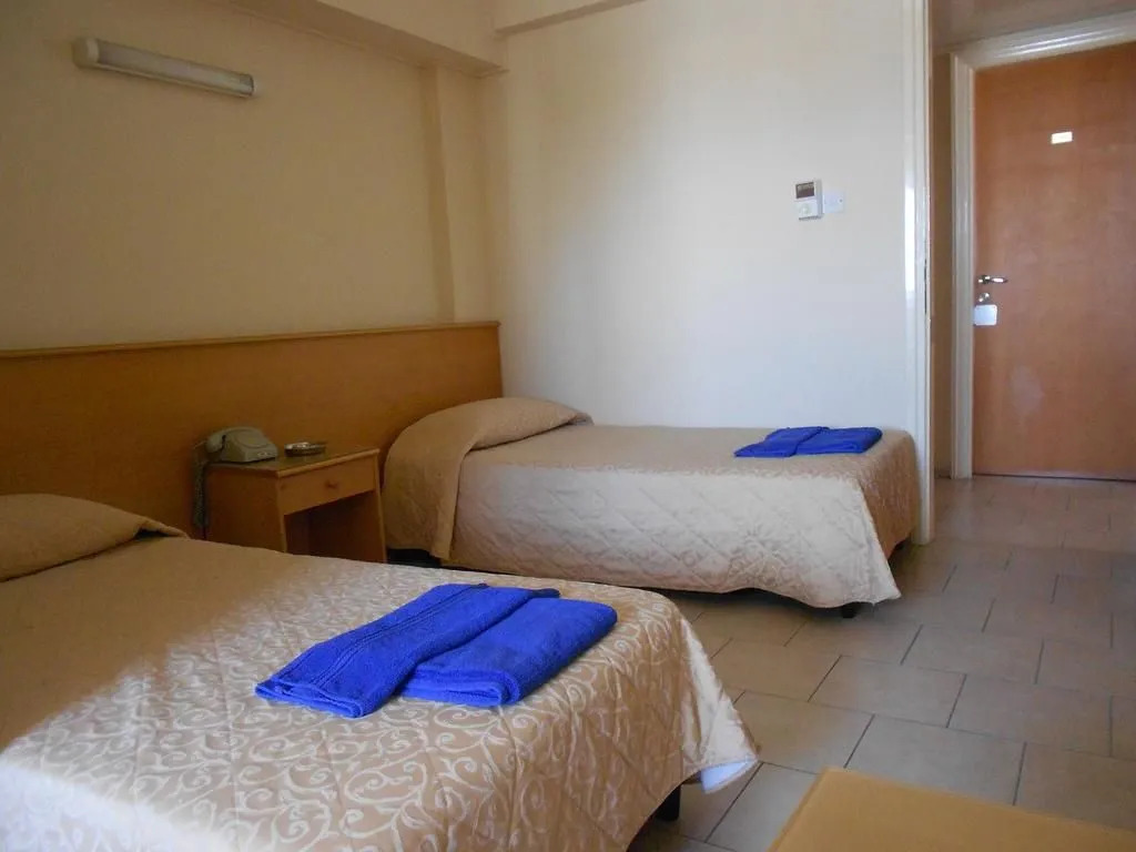 Denis Hotel
