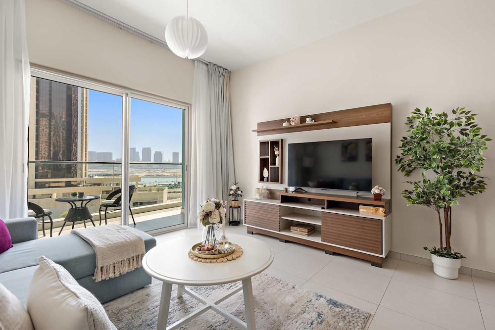 Silkhaus Premium 1BR at Amaya Tower in Reem Island