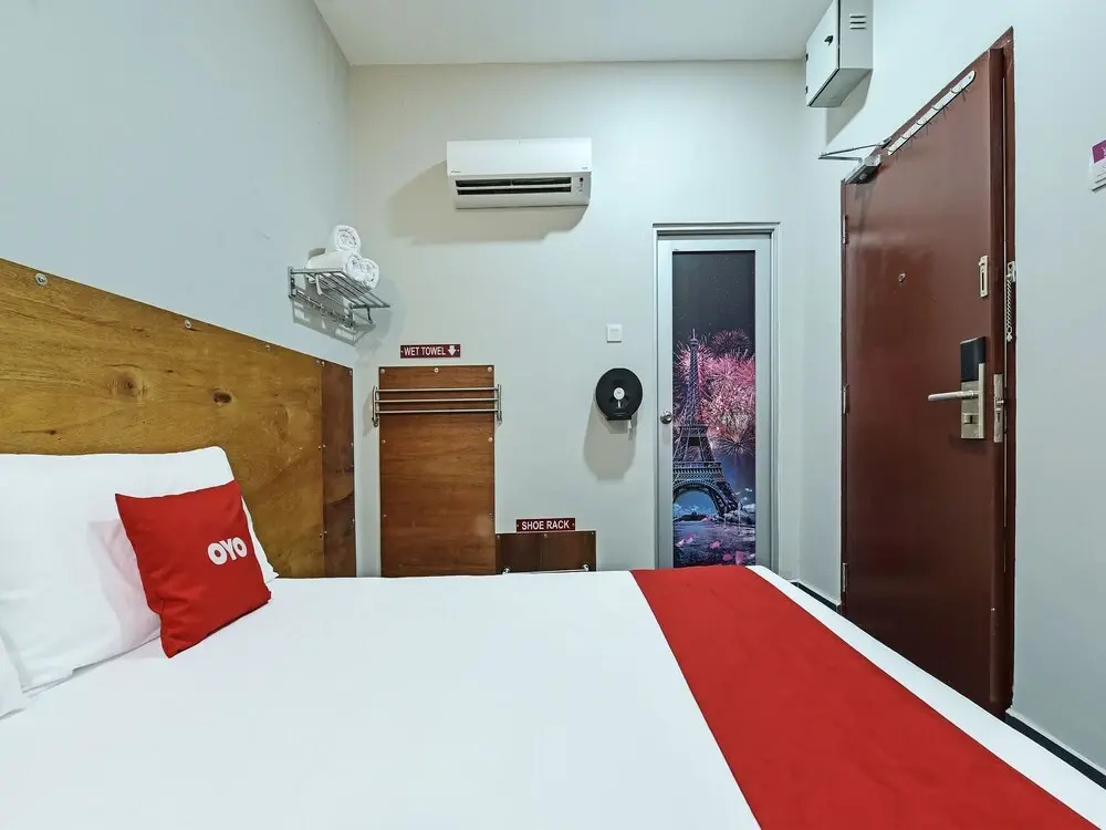 Super OYO Capital O 90687 Rs Hotel