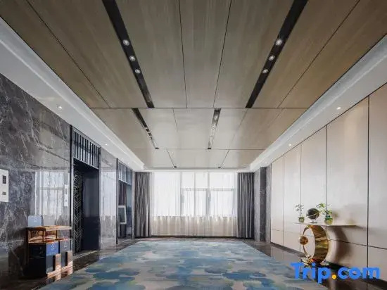 Jiachuang E-Sports Hotel (Guangzhou Baiyun International Airport T3 Terminal Renhe Subway Station)