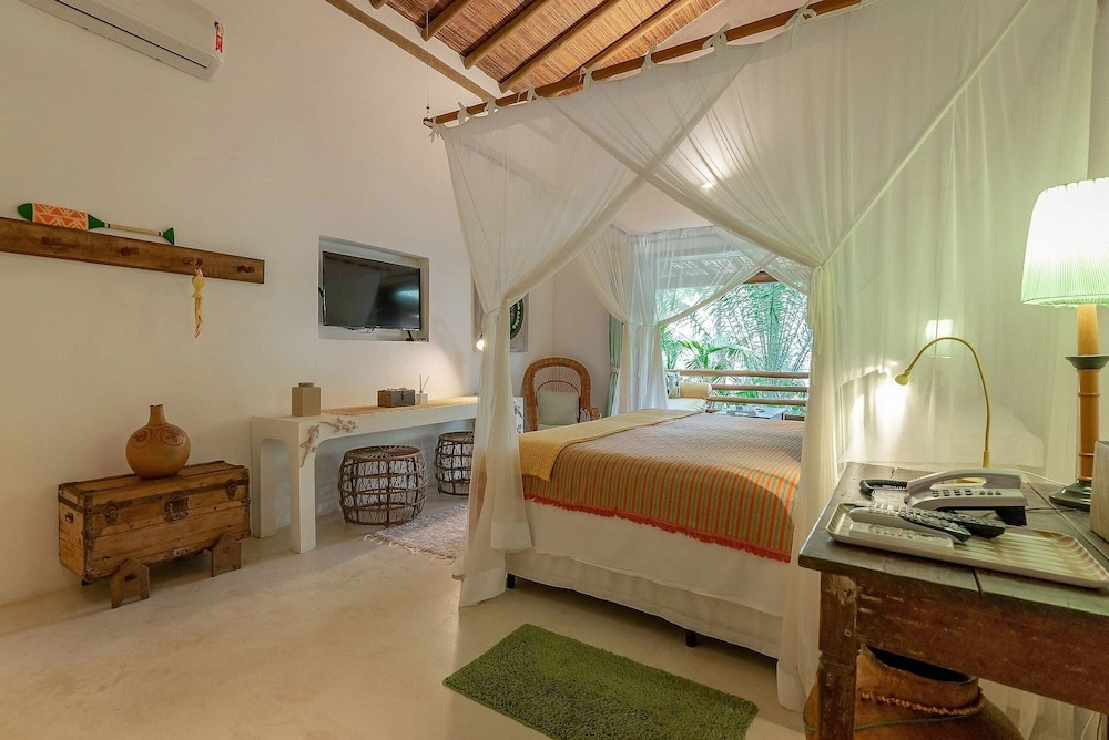 142D Casa com 03 Suítes em Trancoso