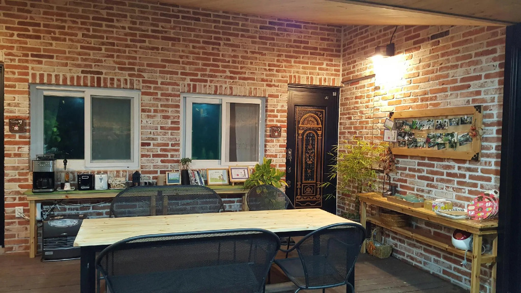 jeonju acimjeongweongeseuteuhauseu