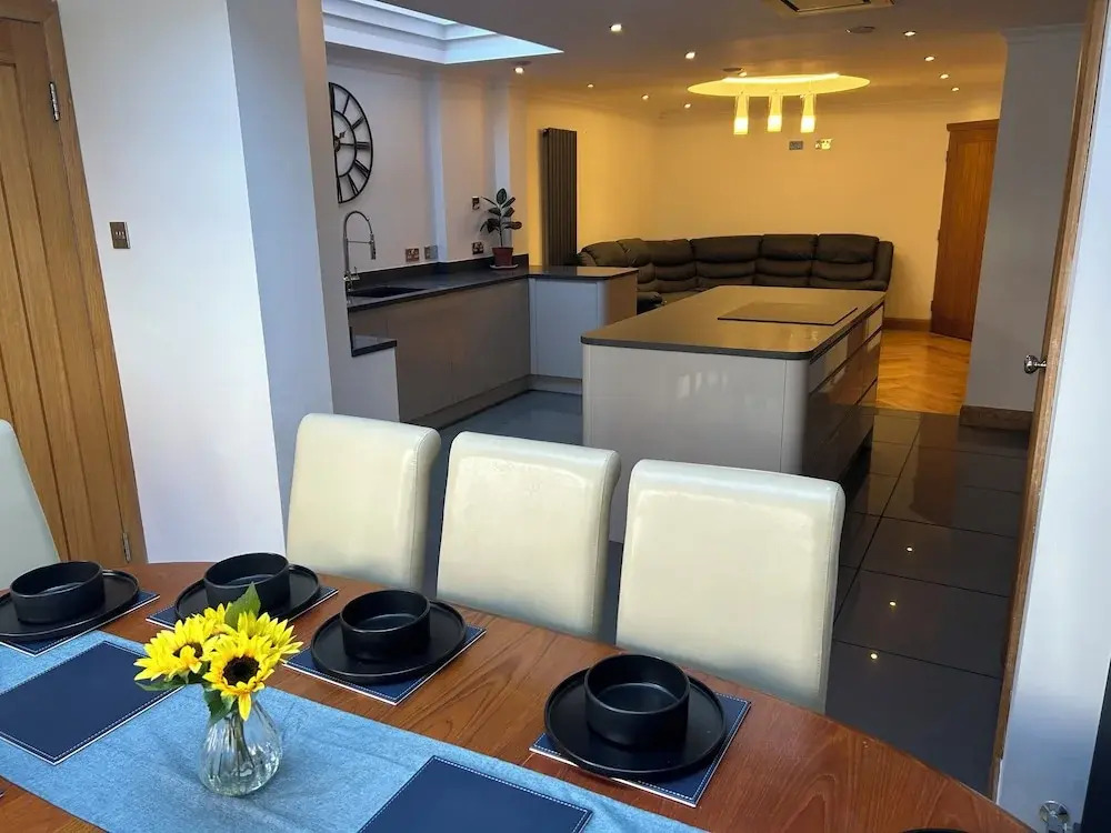 Entire Seaside Home 6 Private Bedrooms Sleeps 10
