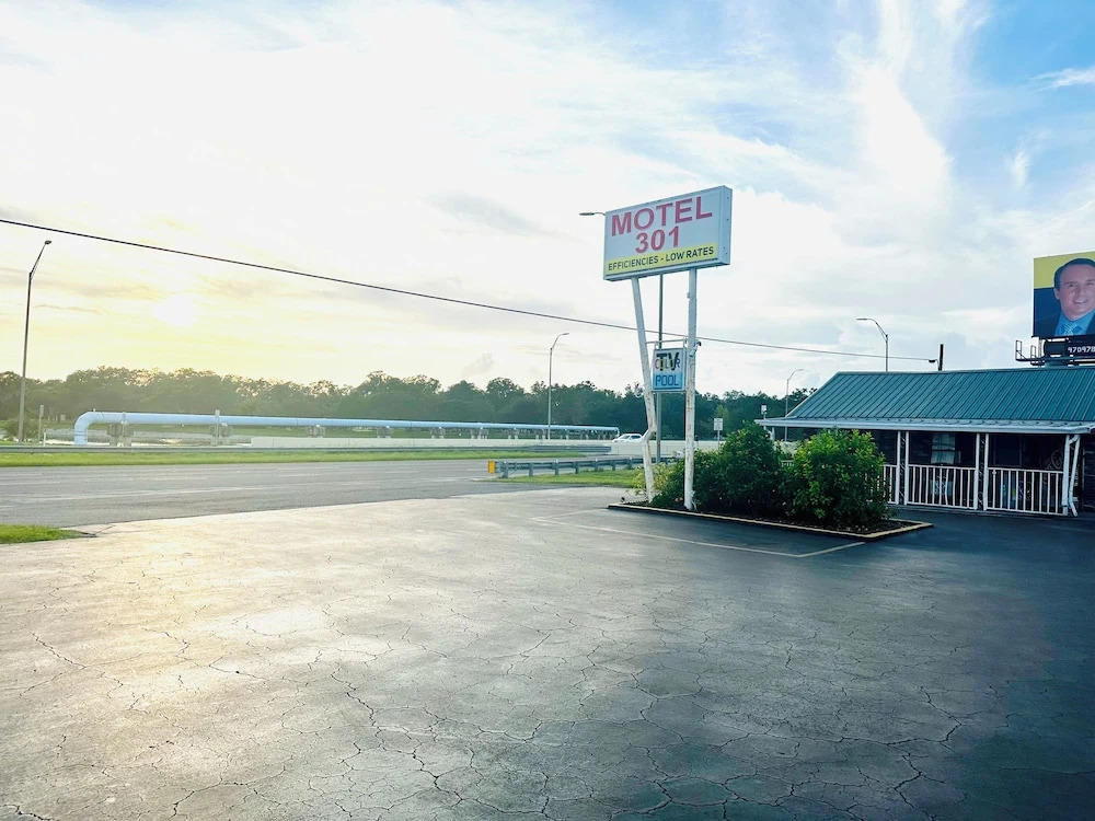 Motel 301