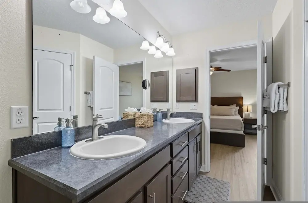 Modern 4BR Retreat Near Beach Heated Pool