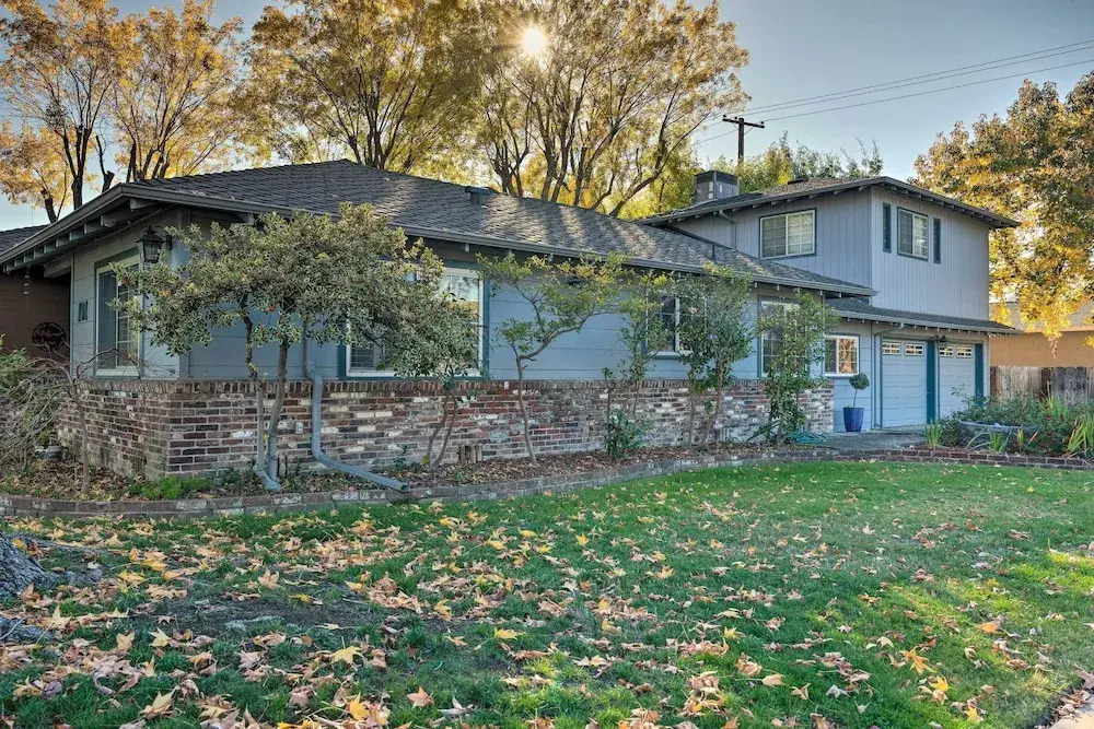 Luxurious Downtown Lodi Apartment in Wine Country!