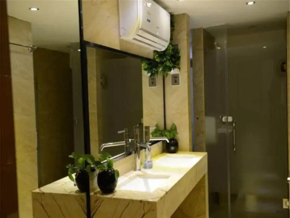 Shenzhen Port Apartment