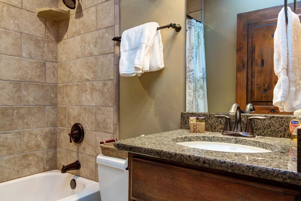 1BR 2BA Newly Renovated Condo Park City by RedAwning