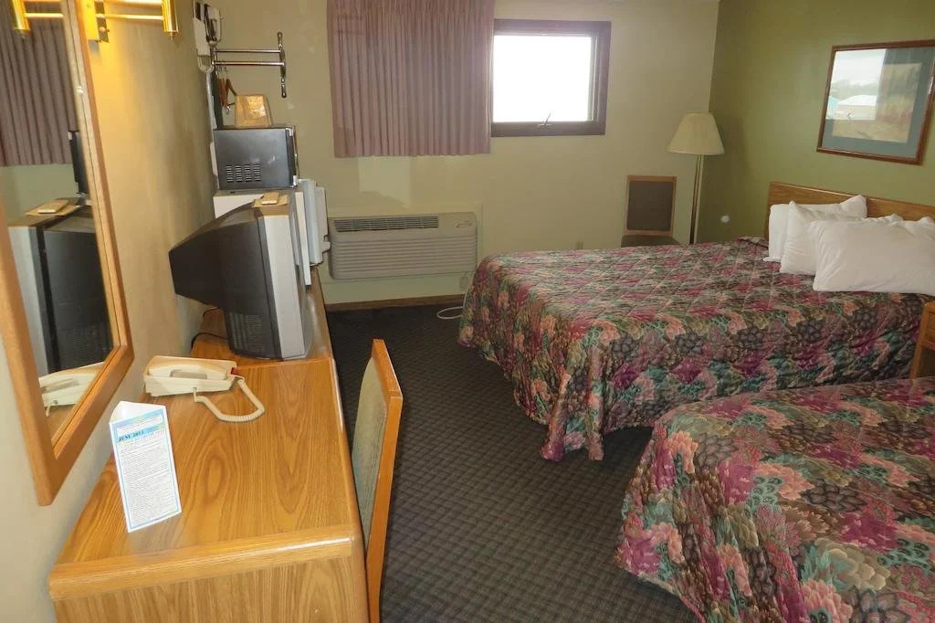 Red Carpet Inn - Windom