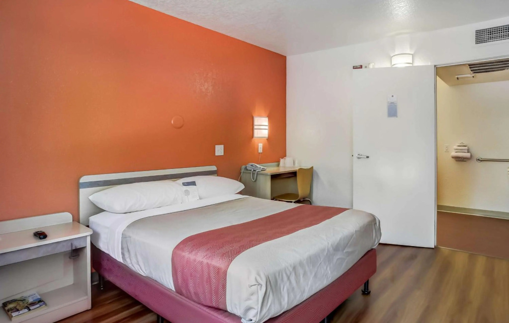 Motel 6-Medford, OR