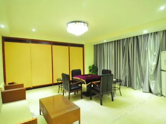 Golden Bay Hotel